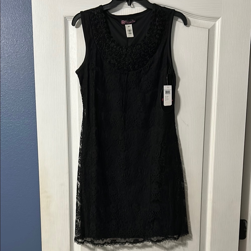 Elegant Black Lace Mini Dress